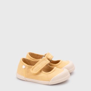 Mercedita Barefoot RESPETUOSO en lona con cierre de velcro y suela flexible