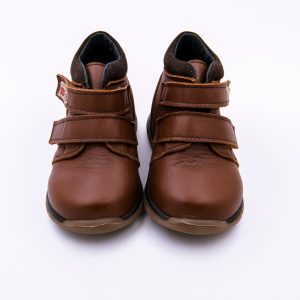 Botita para niños en napa piel con doble cierre de velcro y con suela de goma