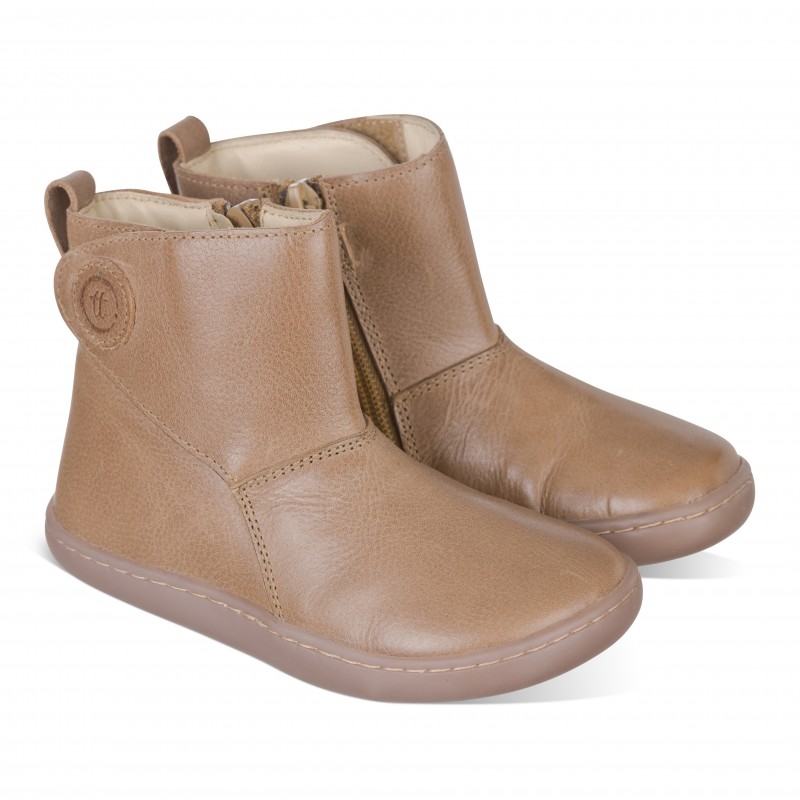 Botita RESPETUOSA para niñas en napa piel con cierre de velcro y suela de goma - Imagen 10