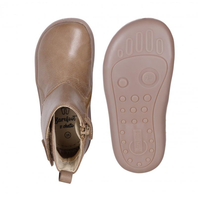 Botita RESPETUOSA para niñas en napa piel con cierre de velcro y suela de goma - Imagen 7