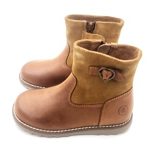 Botita para niñas en napa piel con cierre de cremallera y con suela de goma gordita antideslizante
