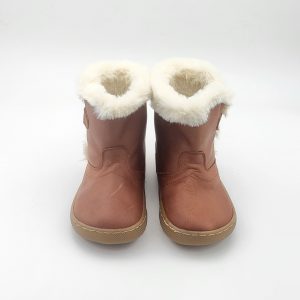 Botita Respetuosa en napa piel super blandita con cierre de cremallera y con cuello de borreguito y suela de goma