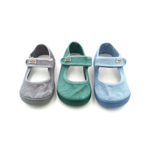 Mercedita RESPETUOSA barefoot de tela con velcro y suela de goma