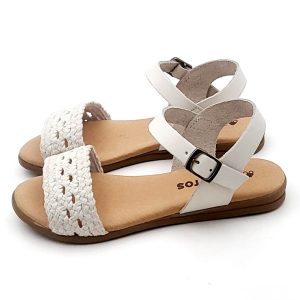 Sandalia en rafia y napa piel con cierre de hebilla