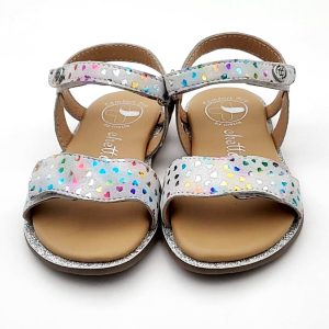 Sandalia Velcro Piel con Corazones Metalizados