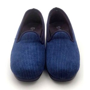 Zapatilla Cerrada de Pana con Cuña