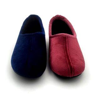 Zapatilla cerrada con suela flexible