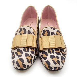 Zapato de vestir tipo slipper en piel de animal print