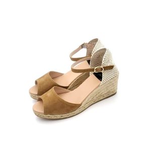 Alpargata en piel ante con cierre de hebilla tipo sandalia de la marca Gaimo con tacon de 5cm