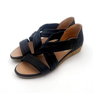 Alpargata en piel con tiras y con tacon de yute de la marca Gaimo