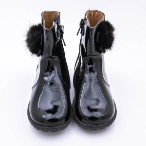 Botín Charol Pompom