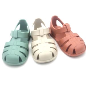 Cangrejera Barefoot De La Marca Igor Con Cierre De Velcro Para La Playa Y Piscina