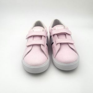 Deportiva o Playera Con Cierre De Dos Velcros y Con Suela De Goma Antideslizante De La Marca Ralph Lauren.