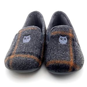 Zapatilla Cerrada Escocesa