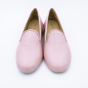 Zapatilla para mujer cerrada en napa piel con suela silenciosa