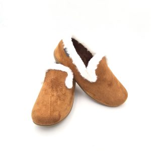 Zapatilla de casa mujer invierno tipo babucha camel con borreguito blanco