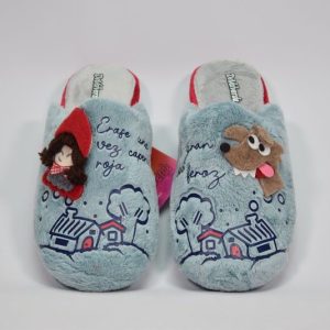 Zapatillas de mujer para casa en algodon natural con estampado de capelucita y el lobo
