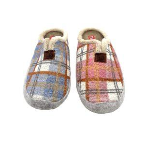 Zapatilla abierta para mujer de algodon con forro interior y dibujo de cuadros.